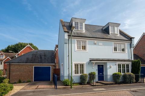 4 bedroom link detached house for sale, Pondtail Park, Horsham, RH12