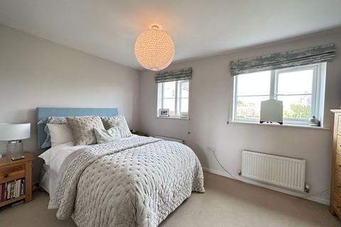 11 Cushman Avenue, Wombourne, Wolverhampton, WV5 8ES