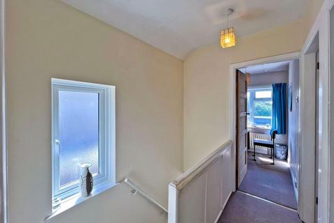 38 Canterbury Road, Penn, Wolverhampton, WV4 4EH
