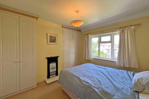 38 Canterbury Road, Penn, Wolverhampton, WV4 4EH