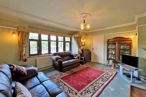7 Mount Pleasant Avenue, Wombourne, Wolverhampton, WV5 8BN