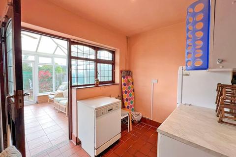 7 Mount Pleasant Avenue, Wombourne, Wolverhampton, WV5 8BN