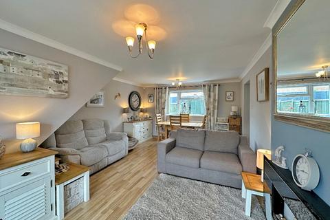 14 Forge Valley Way, Wombourne, Wolverhampton, WV5 8JT