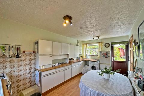 1 Bossgate Close, Wombourne, Wolverhampton, WV5 0NJ