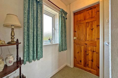 1 Bossgate Close, Wombourne, Wolverhampton, WV5 0NJ