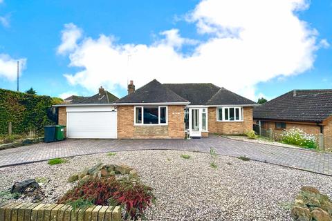 2 bedroom detached bungalow for sale, Crockington Close, Seisdon, WV5