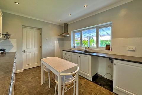 12 Crockington Close, Seisdon, Wolverhampton, WV5 7EL