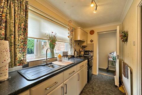 28 Millfields Way, Wombourne, Wolverhampton, WV5 8HP