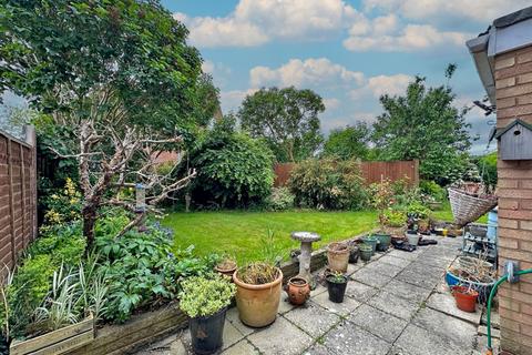 28 Millfields Way, Wombourne, Wolverhampton, WV5 8HP
