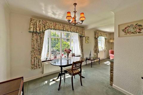 1 Copper Beech Drive, Wombourne, Wolverhampton, WV5 0LH