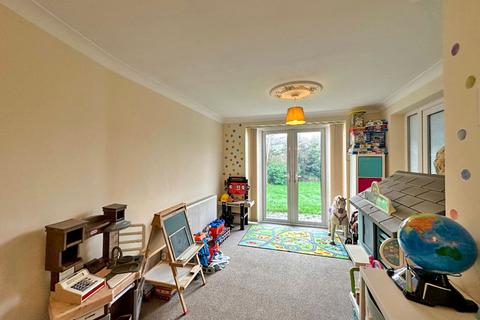 23a Bridgnorth Avenue, Wombourne, Wolverhampton, WV5 0AD