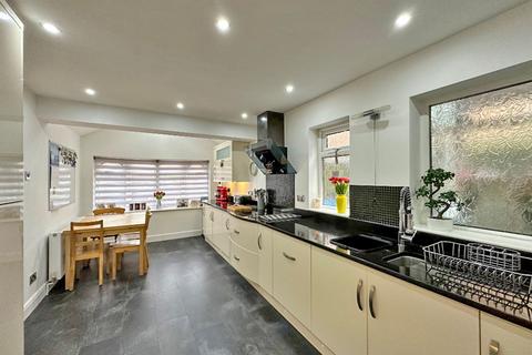 23a Bridgnorth Avenue, Wombourne, Wolverhampton, WV5 0AD