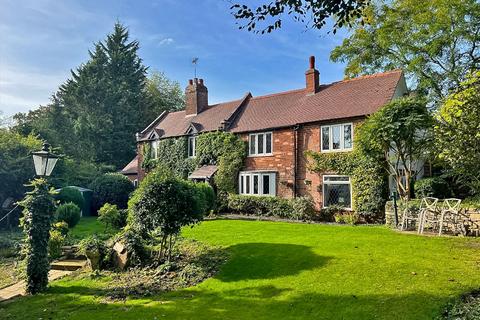 3 bedroom cottage for sale, Church Road, Tettenhall Wood, WV6