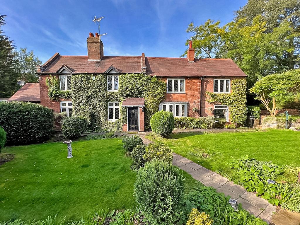 Front / gardens