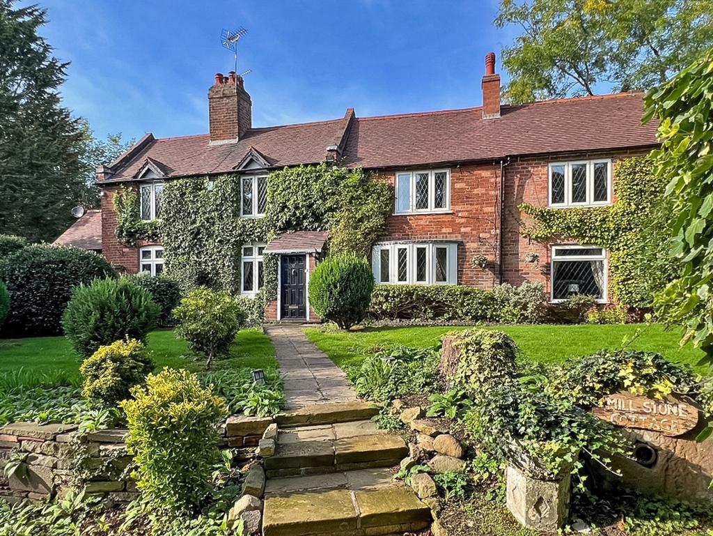 Front/gardens