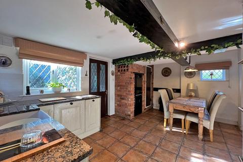 17 Church Road, Tettenhall Wood, Wolverhampton, WV6 8LJ
