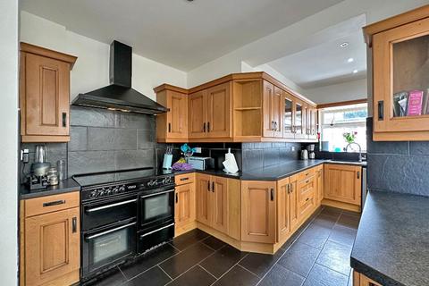 4 bedroom semi-detached house for sale, Westminster Avenue, Wolverhampton, WV4