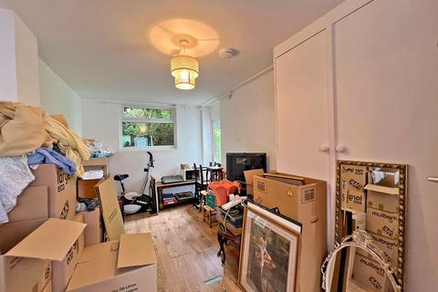 11 Bellencroft Gardens, Wolverhampton, WV3 8DU