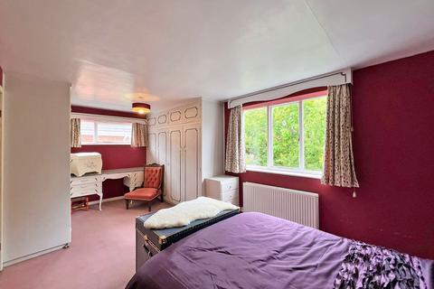 11 Bellencroft Gardens, Wolverhampton, WV3 8DU