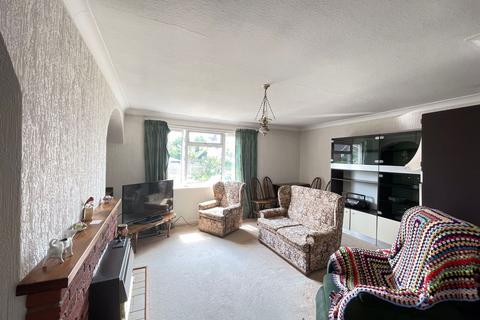 13 Hazel Grove, Wombourne, Wolverhampton, WV5 9EG