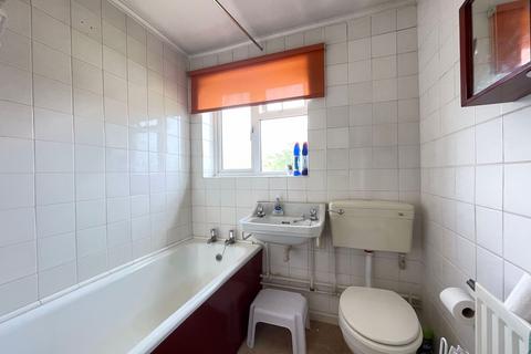 13 Hazel Grove, Wombourne, Wolverhampton, WV5 9EG