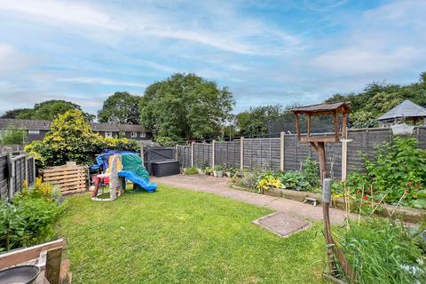 93 Chadwick Close, Merry Hill, Wolverhampton, WV4 4PJ