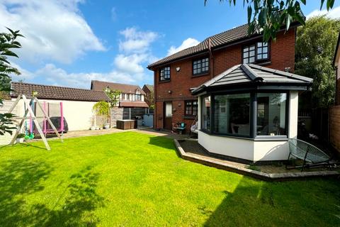 3 bedroom detached house for sale, Greenway Close, Bury BL8