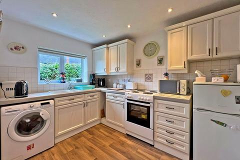 21 Crompton Court, Codsall, Wolverhampton, WV8 1GE