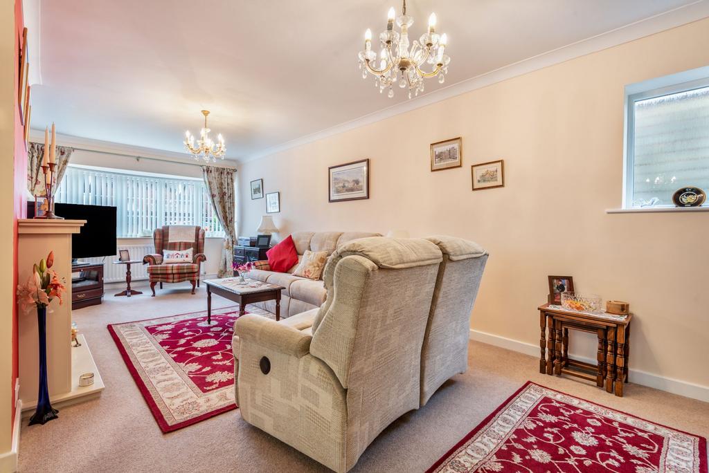 Linden Lea, Wolverhampton, WV3 2 bed detached bungalow for sale £349,950