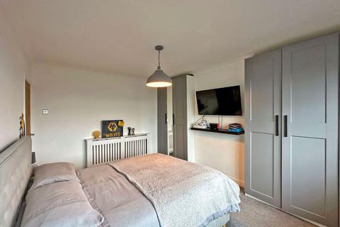 124 Ellowes Road, Dudley, DY3 2LA