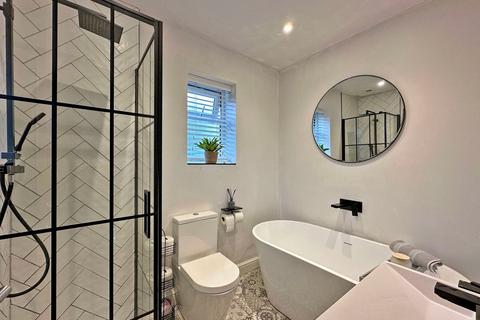 124 Ellowes Road, Dudley, DY3 2LA