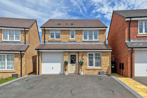 3 bedroom detached house for sale, Herringbone Way, Kingswinford, DY6