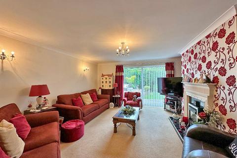 4 bedroom detached house for sale, Redcliffe Drive, Wombourne, WV5