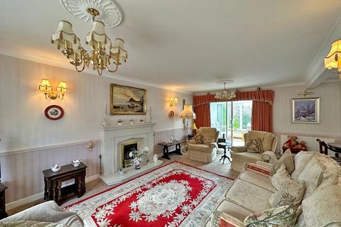 3 Copper Beech Drive, Wombourne, Wolverhampton, WV5 0LH