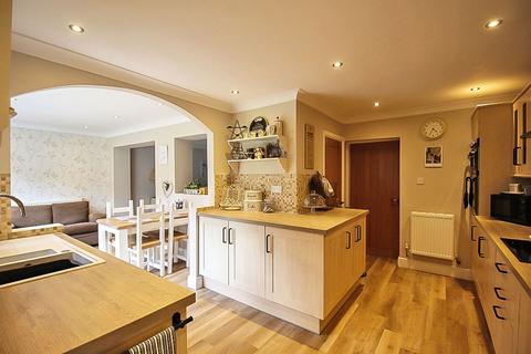 70 Millfields Way, Wombourne, Wolverhampton, WV5 8JQ