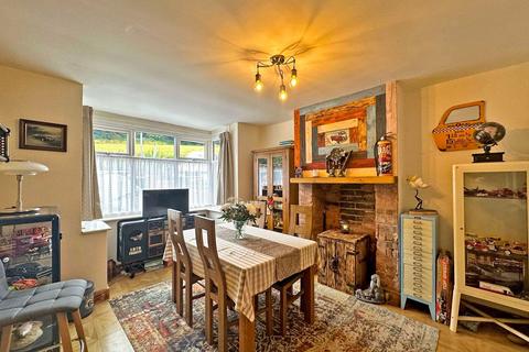 66 Billy Buns Lane, Wombourne, Wolverhampton, WV5 9BP