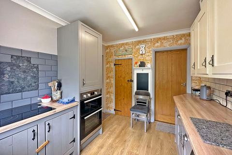 66 Billy Buns Lane, Wombourne, Wolverhampton, WV5 9BP