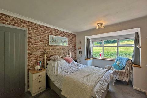 66 Billy Buns Lane, Wombourne, Wolverhampton, WV5 9BP