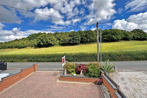 66 Billy Buns Lane, Wombourne, Wolverhampton, WV5 9BP