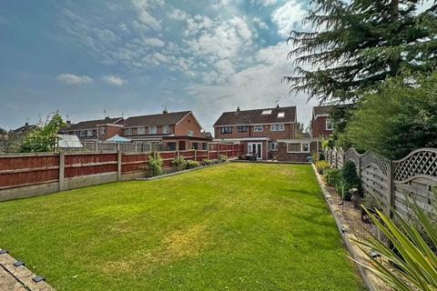 4 bedroom semi-detached house for sale, Rennison Drive, Wombourne, WV5