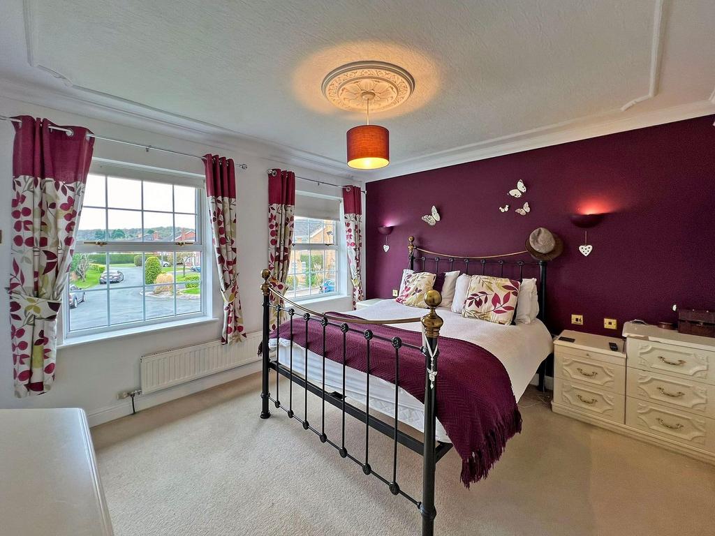 Principal bedroom