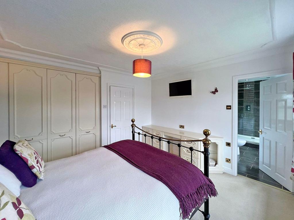 Principal bedroom