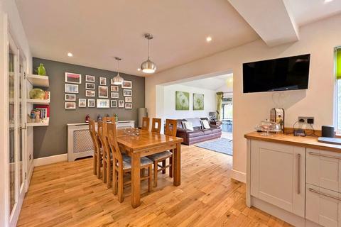 42 Baldwin Way, Swindon, Dudley, DY3 4PF