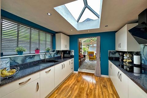31 Bramber Drive, Wombourne, Wolverhampton, WV5 8EQ