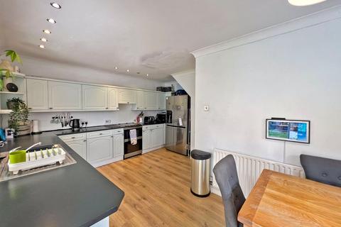 16 The Nurseries, Coven, Wolverhampton, WV9 5BZ