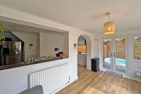 16 The Nurseries, Coven, Wolverhampton, WV9 5BZ
