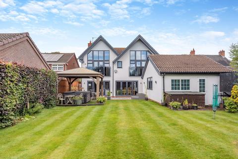 4 bedroom detached house for sale, Straight Mile, Calf Heath, WV10