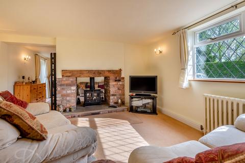3 bedroom detached house for sale, Wolverhampton Road, PATTINGHAM
