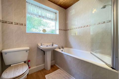 10 Orton Lane, Wombourne, Wolverhampton, WV5 9AW