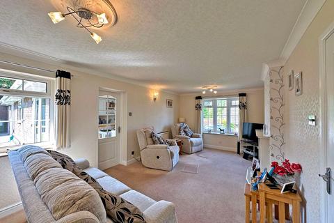 4 bedroom detached bungalow for sale, High Street, Swindon, DY3